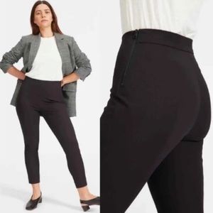 Everlane side-zip work pant in black. Size 0. Worn once. High rise ankle length.
